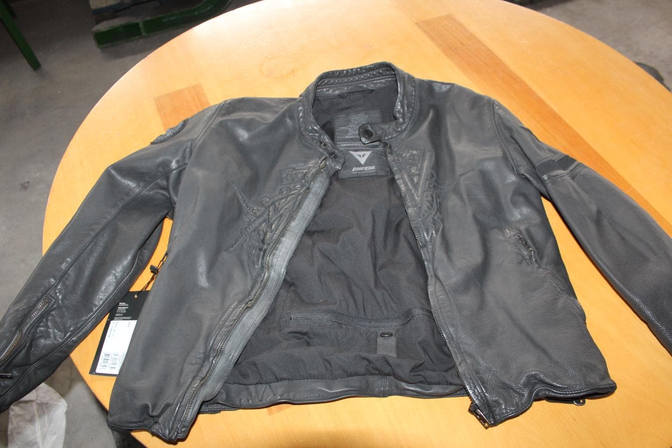 Stock de Capacetes e Roupa — imagen 7