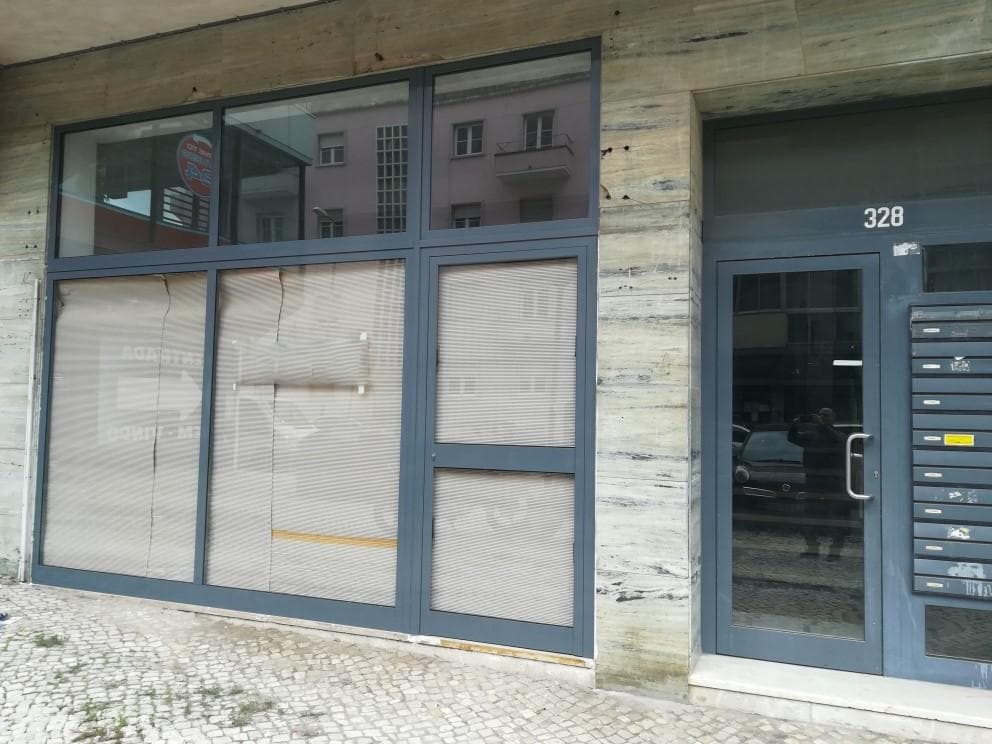 Loja · Amadora — imagen 5