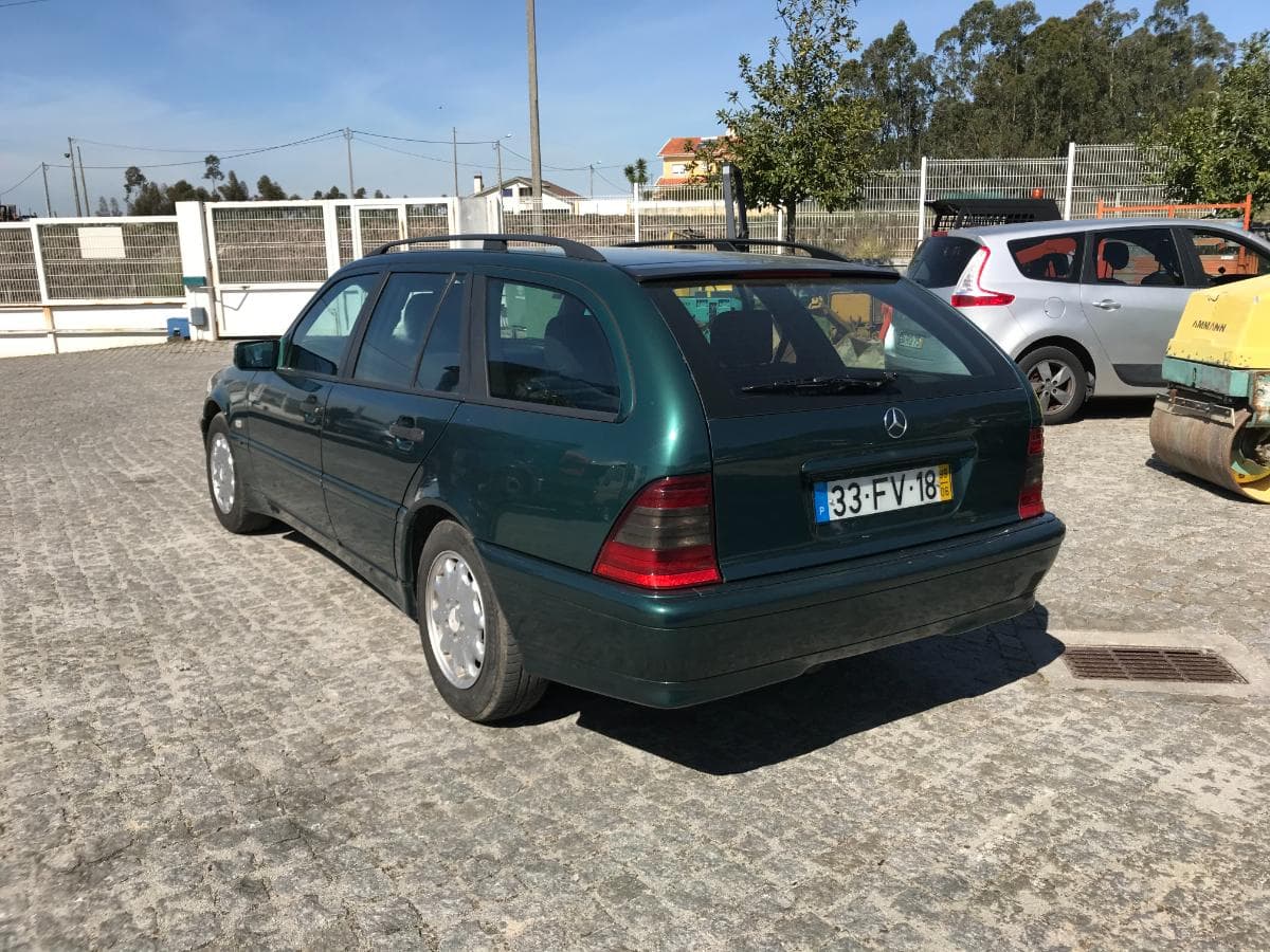 Mercedes-Benz C220 CDI · Ano 1999 — image 4