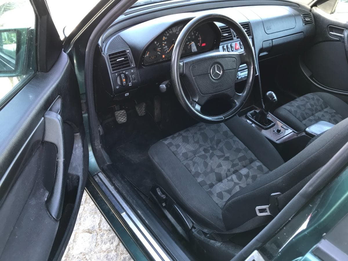 Mercedes-Benz C220 CDI · Ano 1999 — image 12