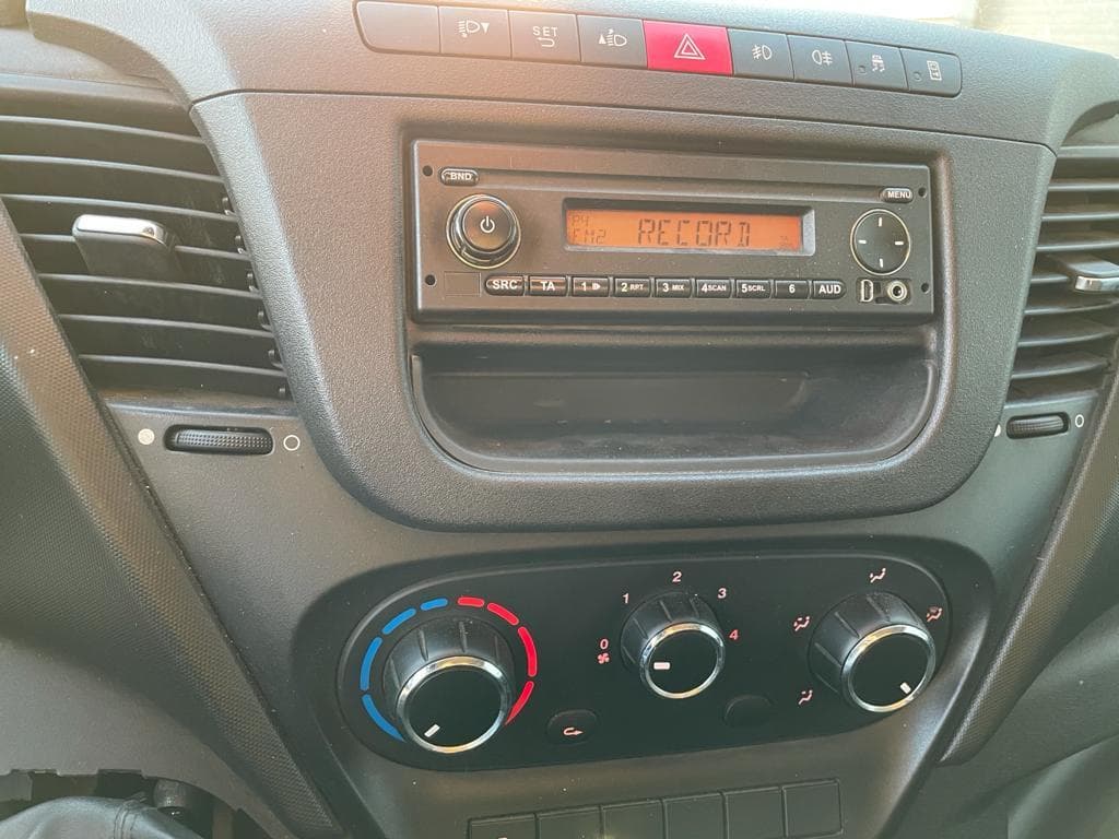Iveco Daily 35-130 · Ano 2016 — imagen 20