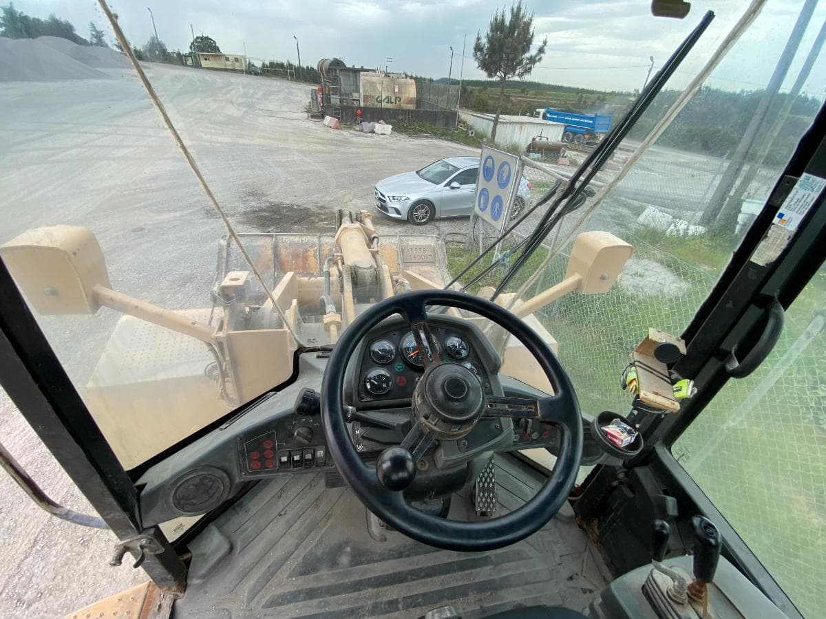 Pá carregadora CAT. (15T) — imagem 12