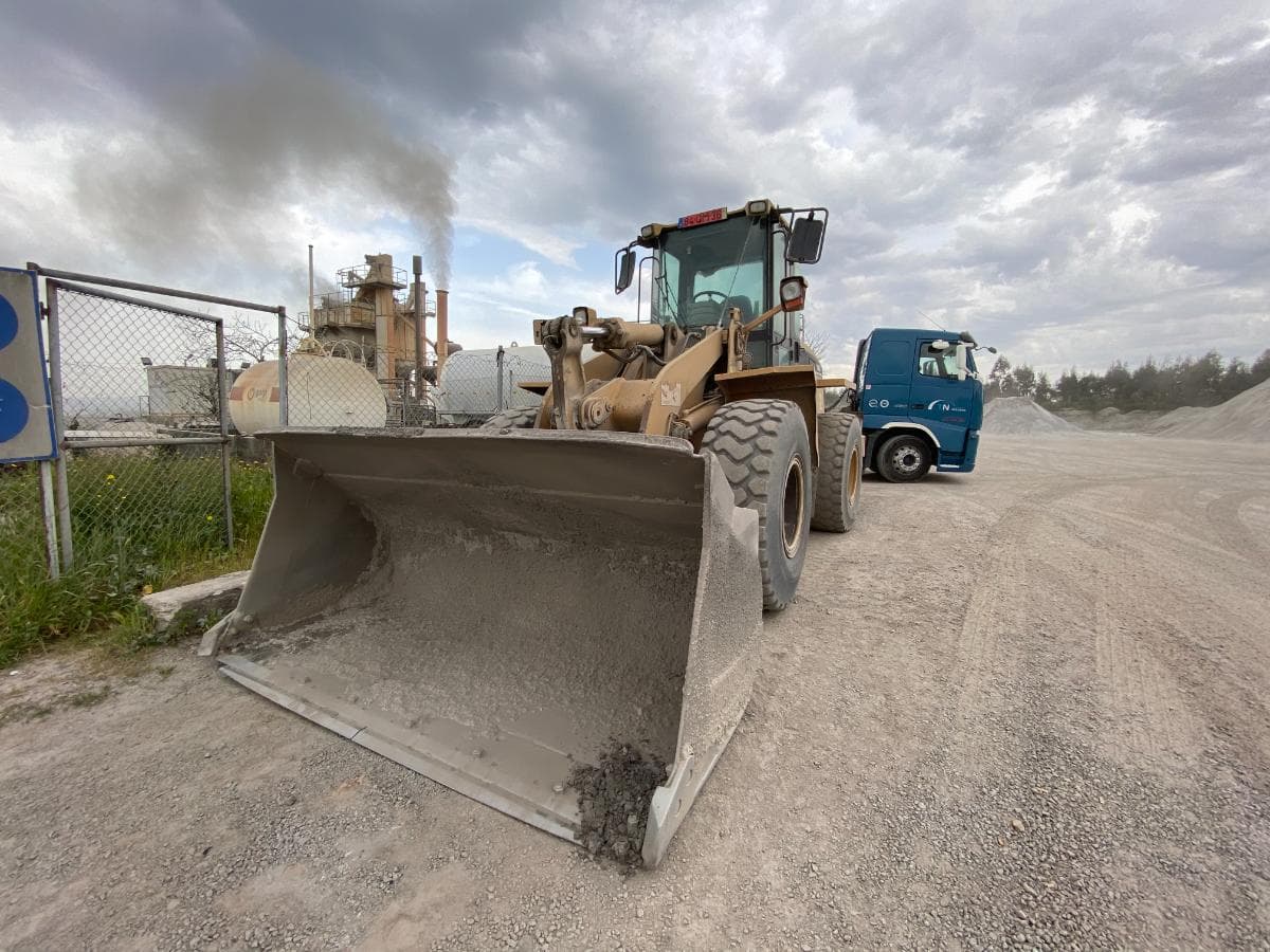 Pá carregadora CAT. (15T) — imagem 2