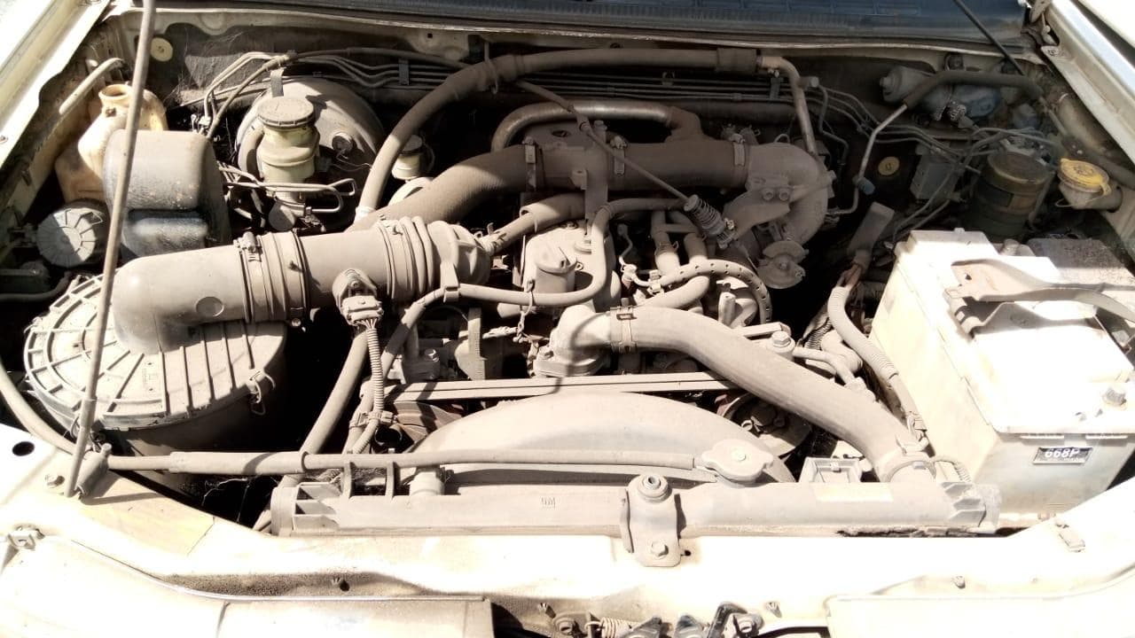Isuzu KB300 · — imagem 6