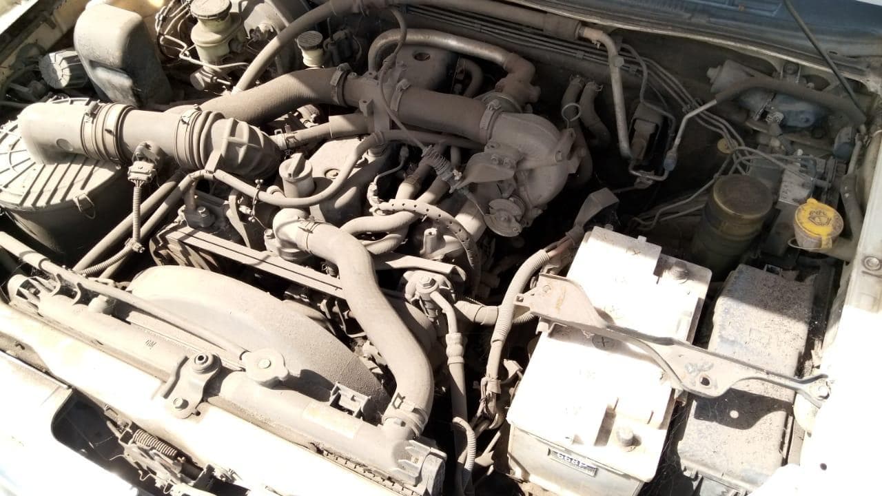 Isuzu KB300 · — imagem 8