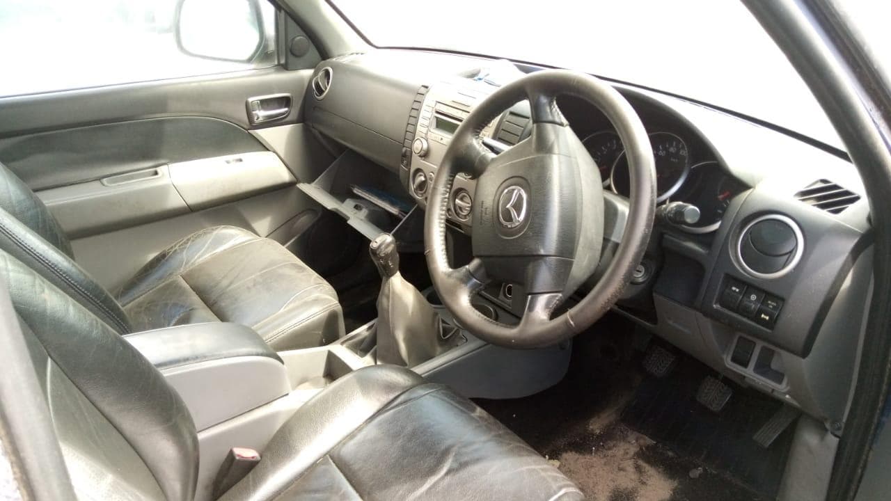 Mazda BT50 · — image 13