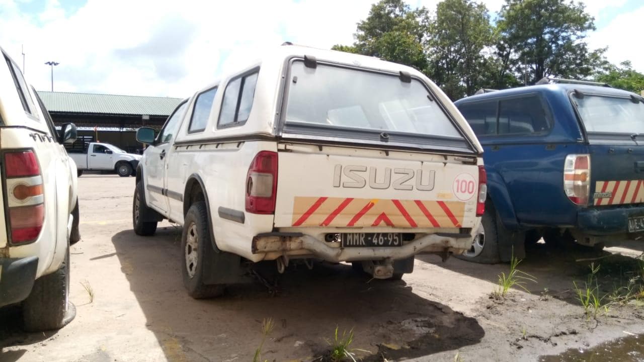 Isuzu KB250 · — image 4