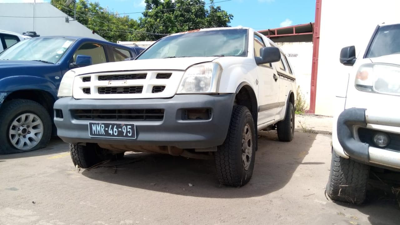 Isuzu KB250 ·