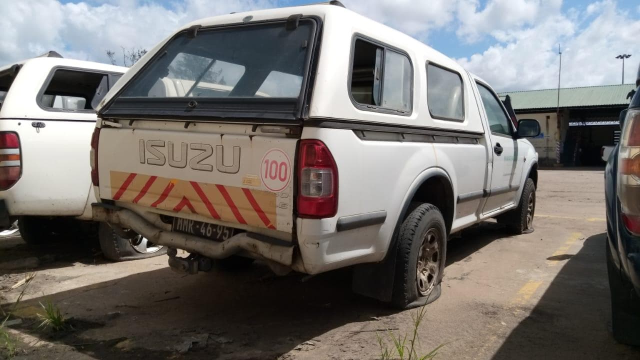 Isuzu KB250 · — image 7