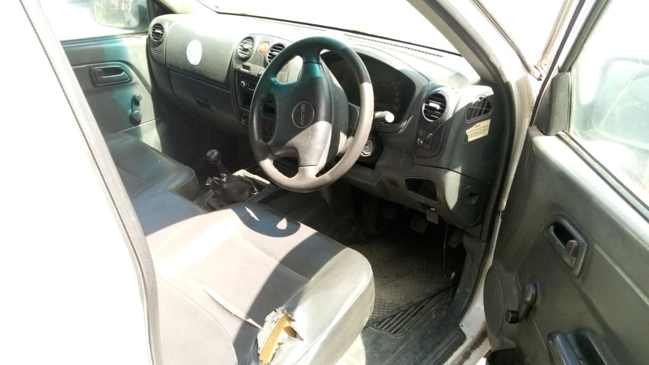 Isuzu KB250 · — image 12