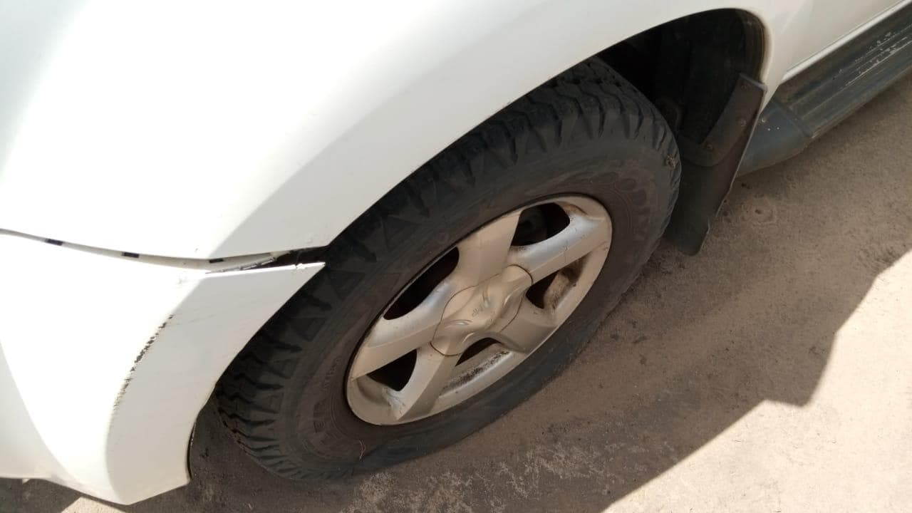 Isuzu KB300 · — imagem 2