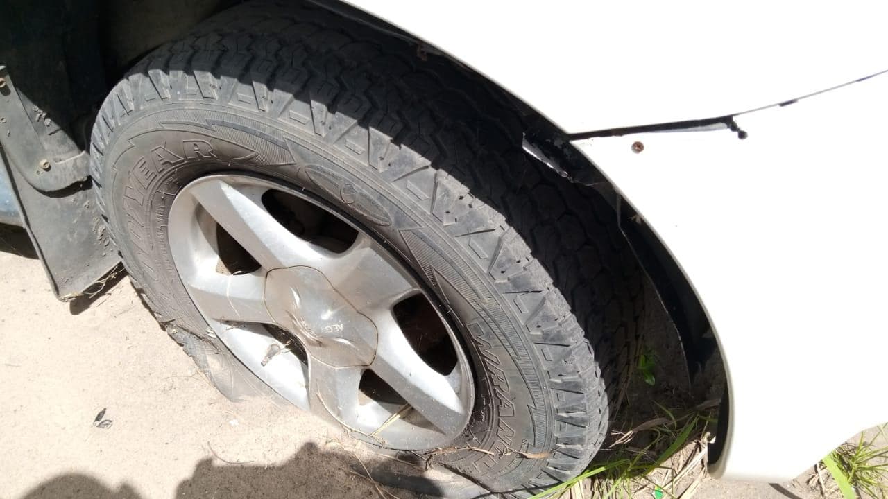 Isuzu KB300 · — imagem 11