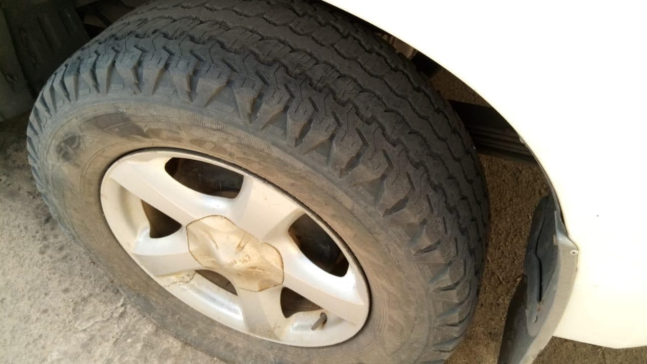 Isuzu KB300 · — imagem 12