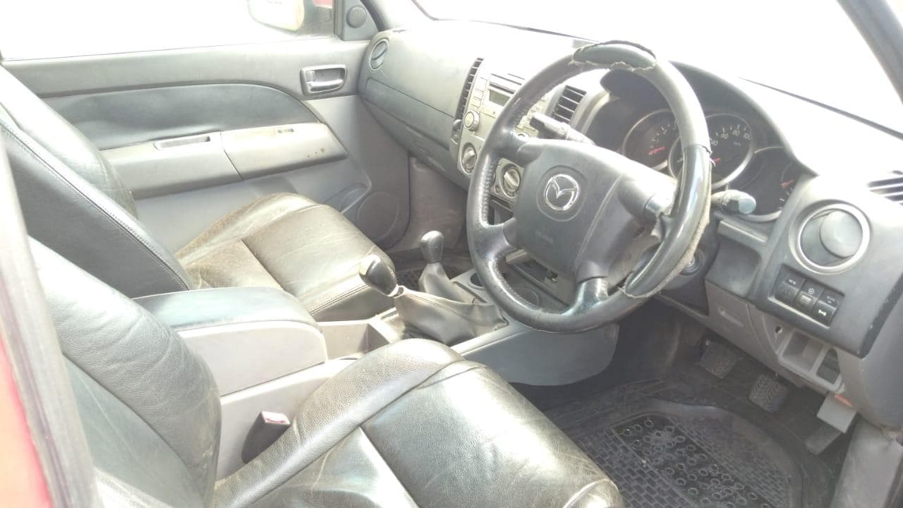 Mazda BT50 · — image 11