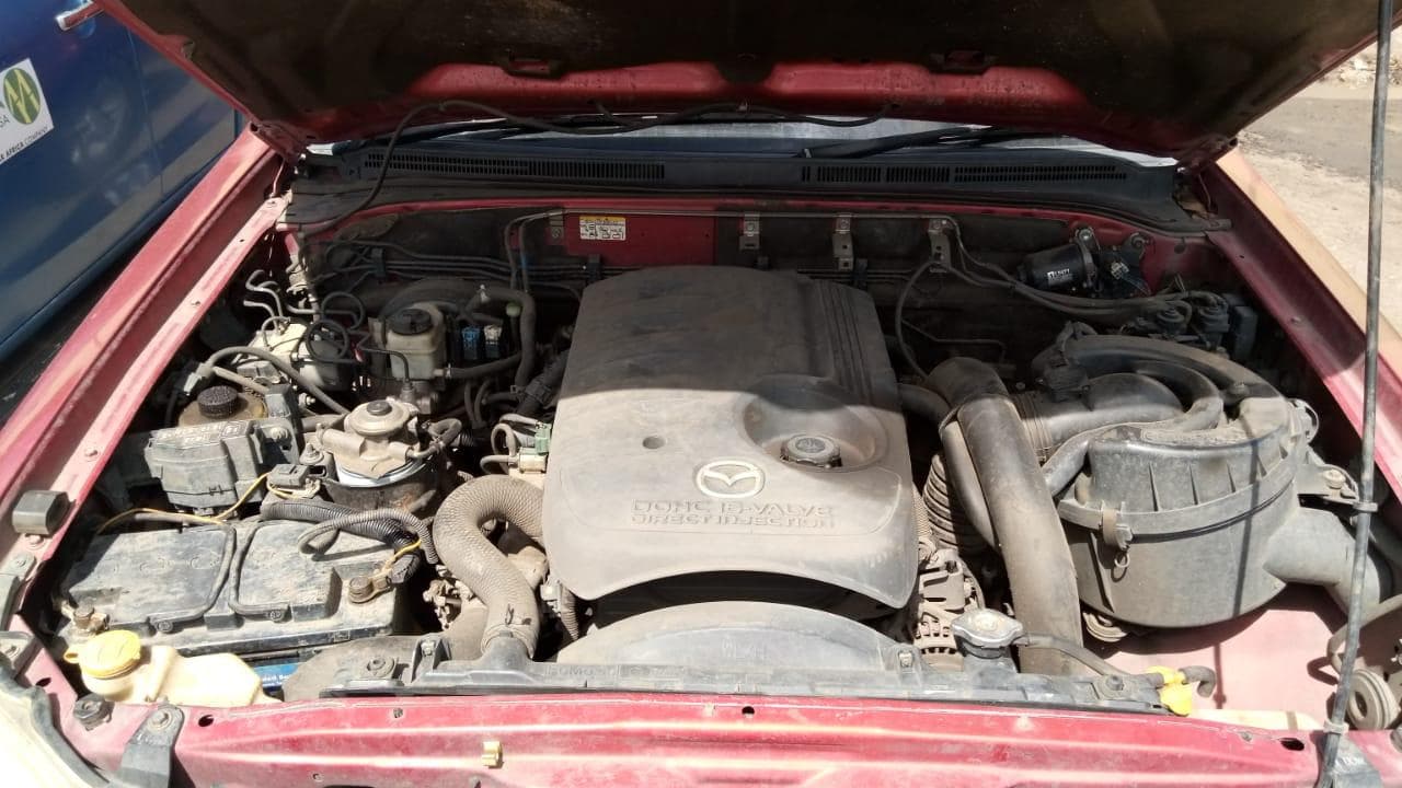 Mazda BT50 · — image 13