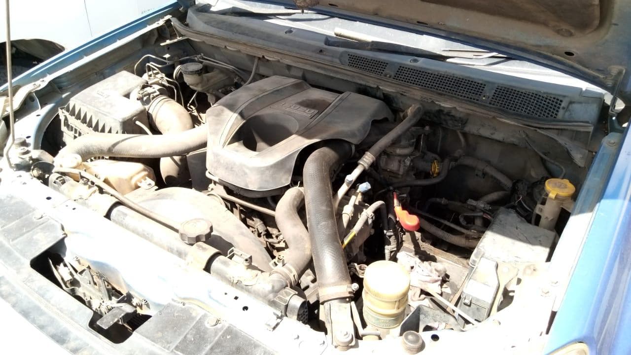Isuzu KB300 · — image 11
