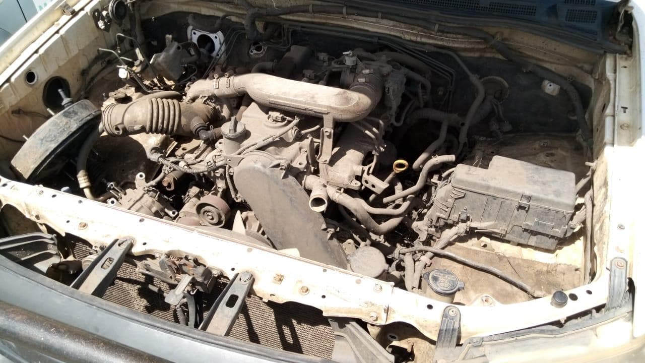 Toyota Hilux 2.5C/C · — image 6