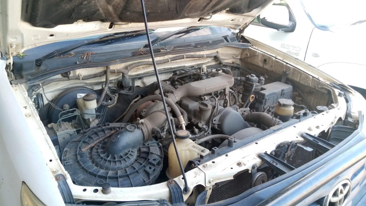 Toyota Hilux 2.5C/C · — imagem 3