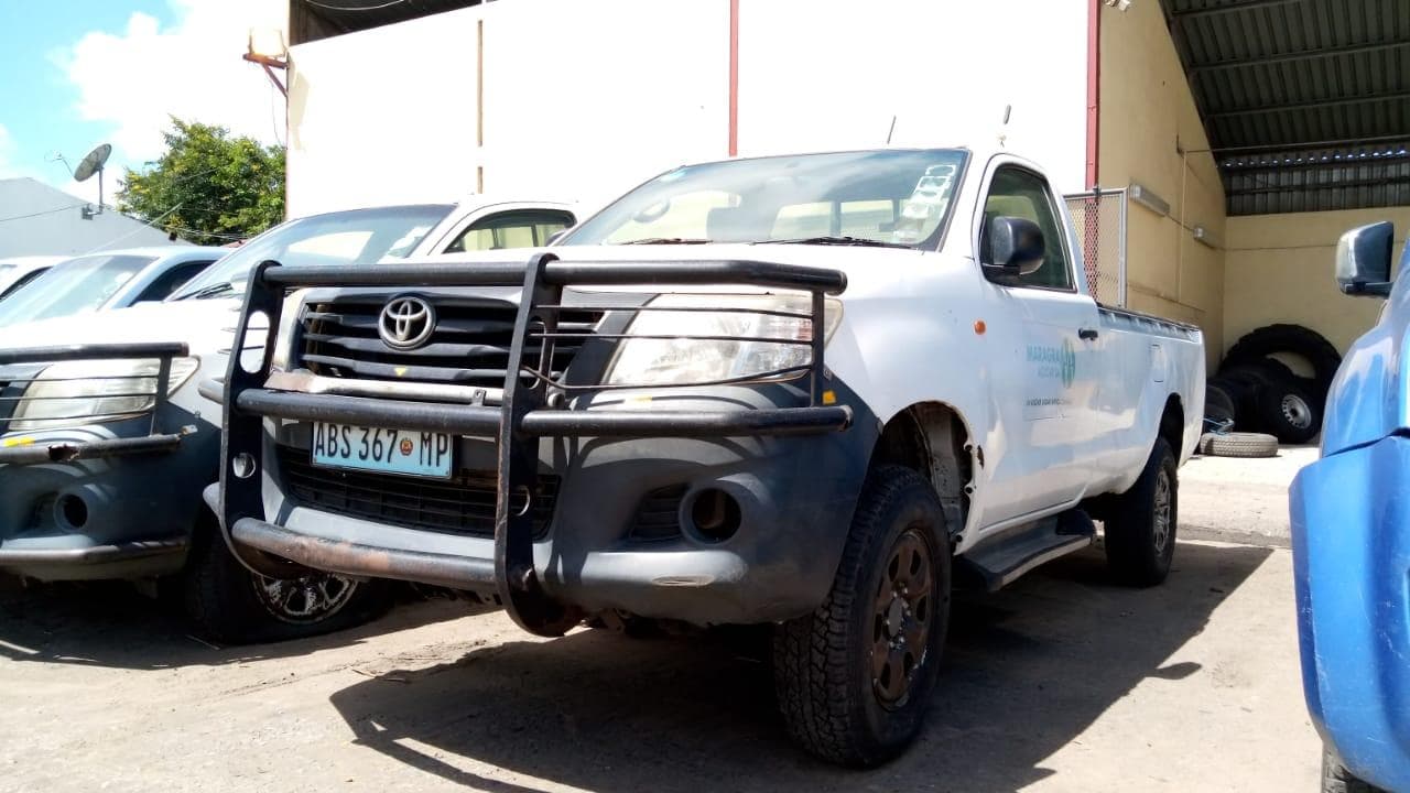 Toyota Hilux 2.5C/C · — image 1