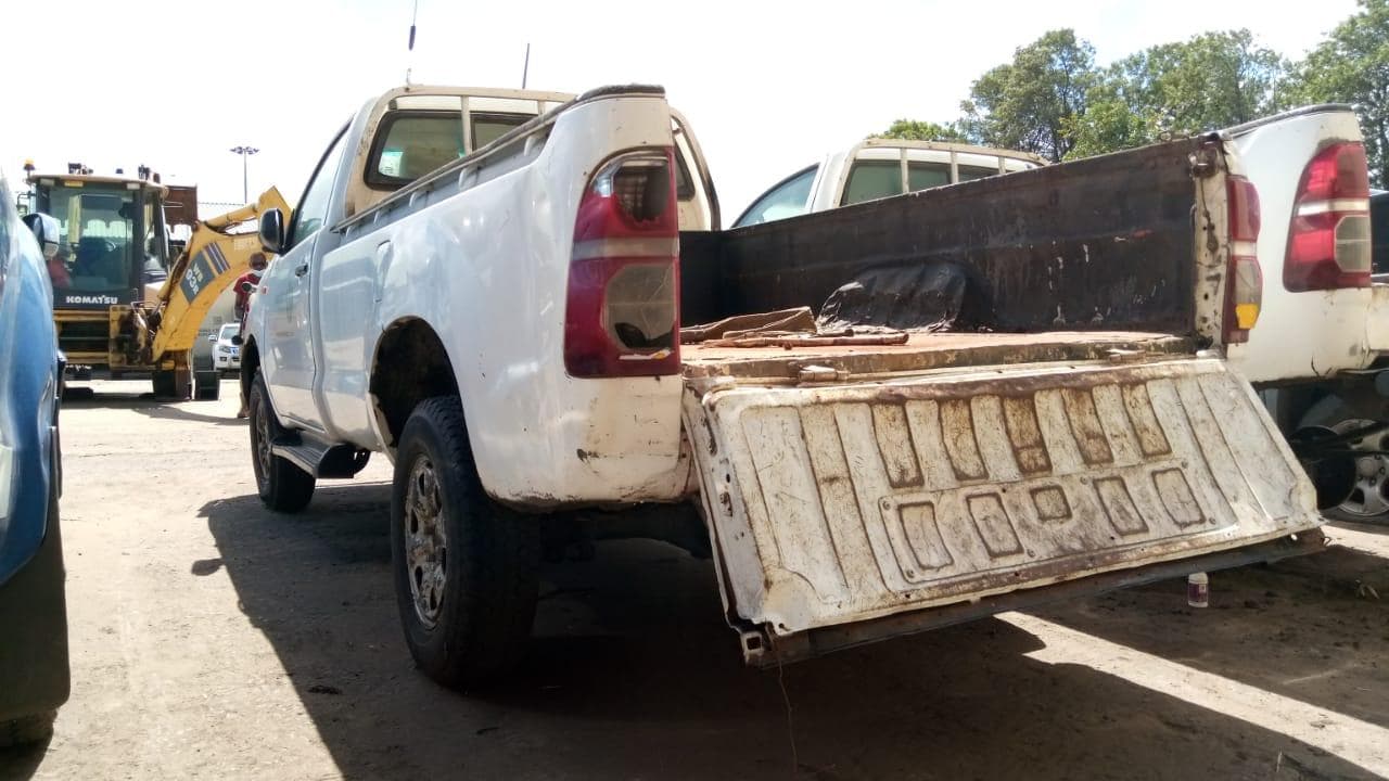 Toyota Hilux 2.5C/C · — image 8