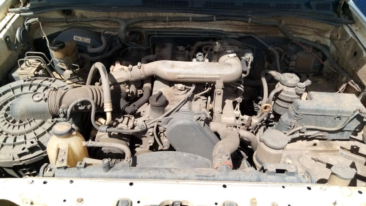 Toyota Hilux 2.5C/C · — image 15