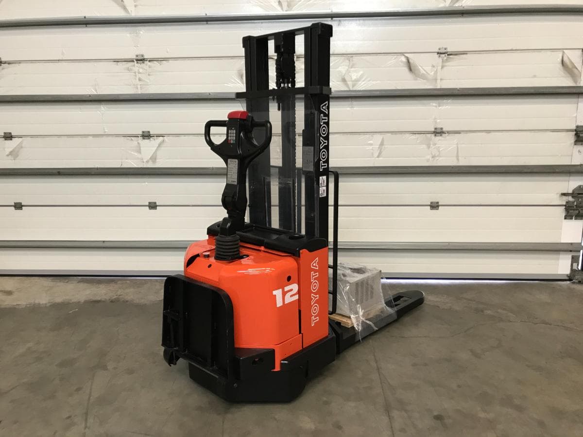 Stacker Toyota 7SM10 · Ano 2007 — imagem 4