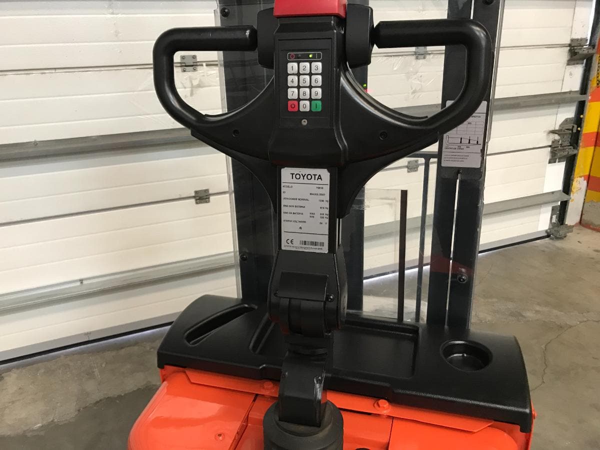 Stacker Toyota 7SM10 · Ano 2007 — imagem 8