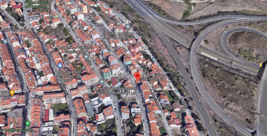 Moradia V2 · Amadora, Lisboa — image 9