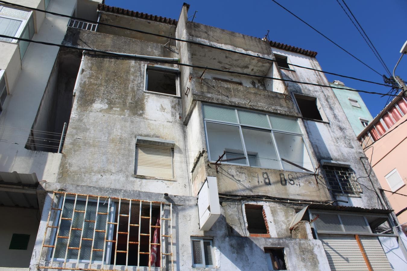 2 Edifícios · Amadora — image 3
