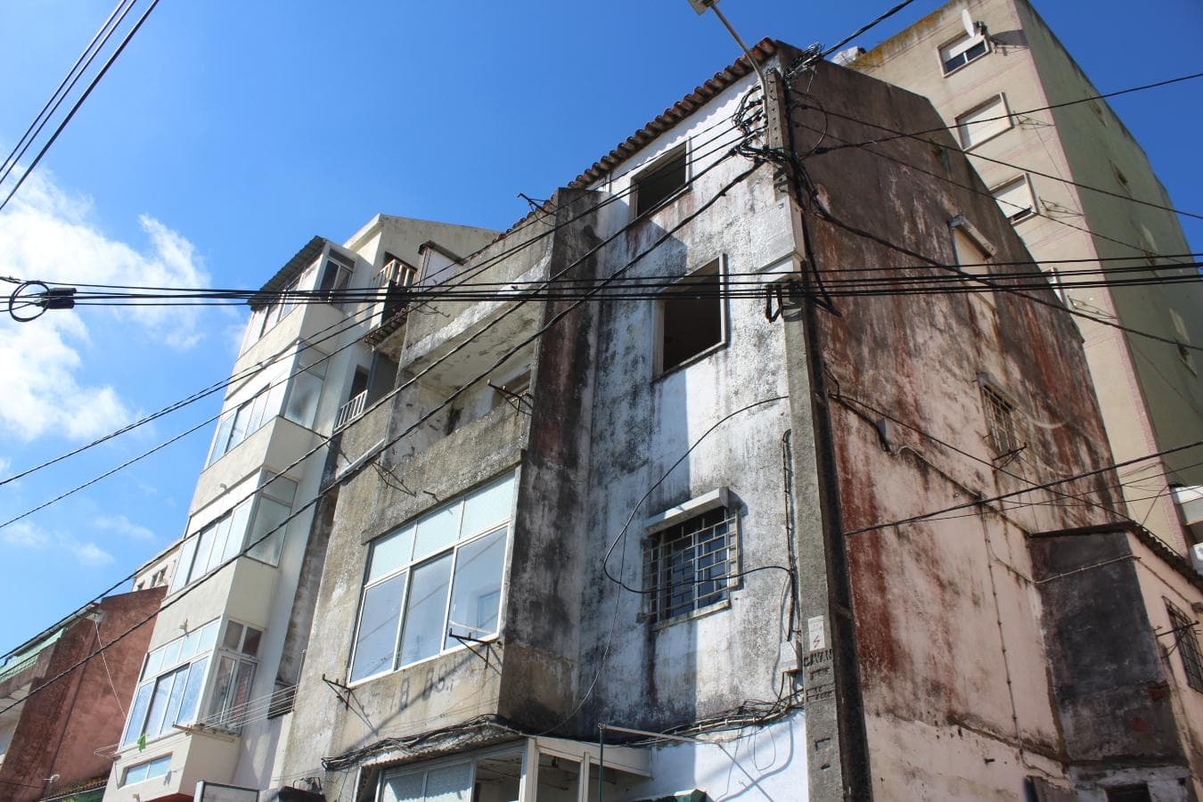 2 Edifícios · Amadora — image 1