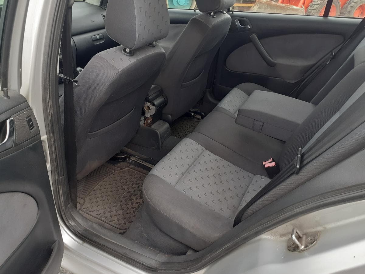 Skoda Octávia 1.9 TDI · Ano 2002 — imagem 13