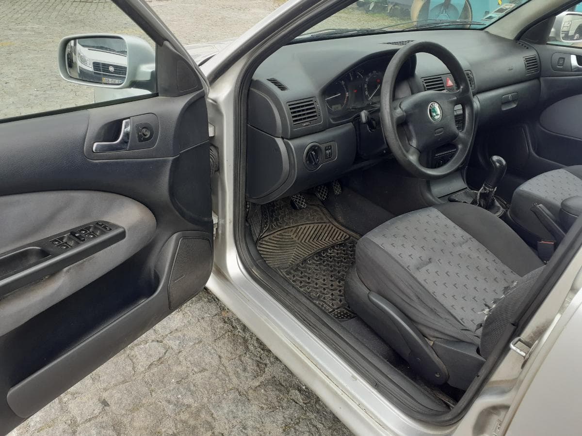 Skoda Octávia 1.9 TDI · Ano 2002 — imagem 12