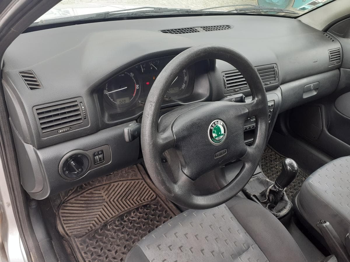 Skoda Octávia 1.9 TDI · Ano 2002 — imagem 16