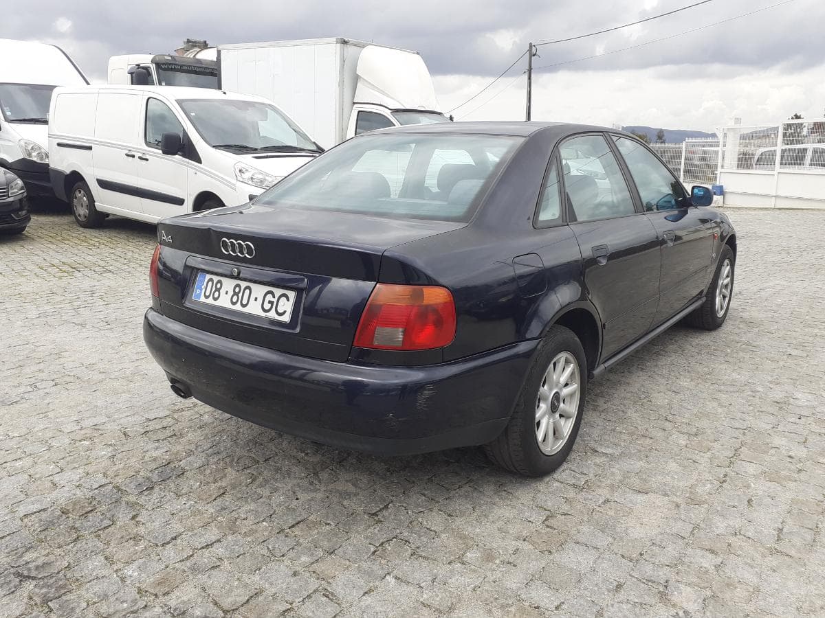 Audi A4 1.6 · Ano 1995 — imagem 6