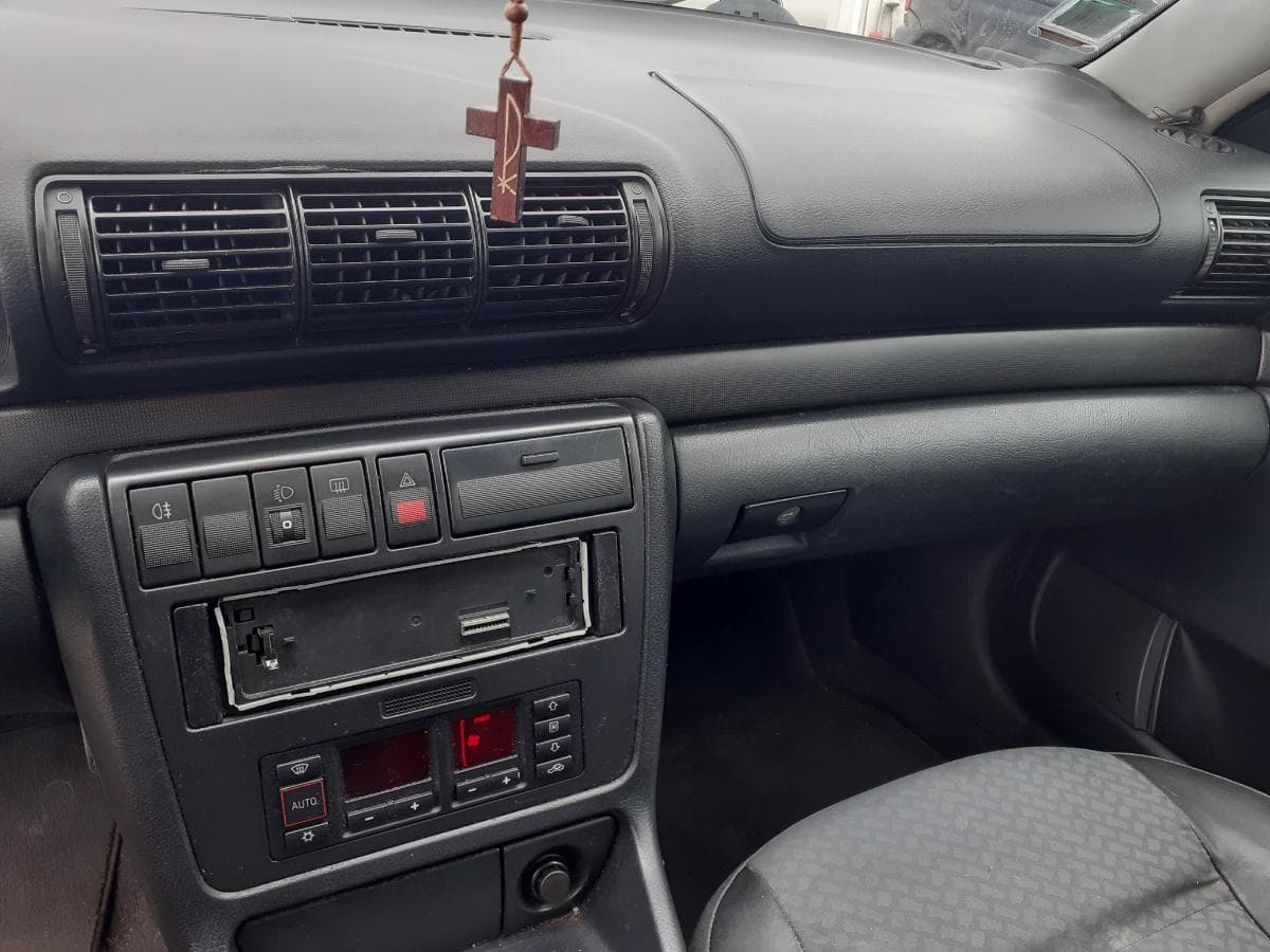 Audi A4 1.6 · Ano 1995 — imagem 16