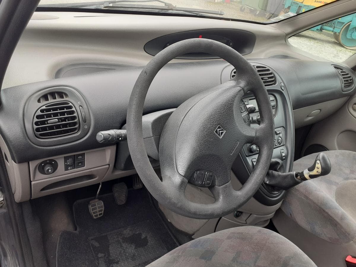 Citroën Xsara Picasso 2.0 HDI · Ano 2001 — imagem 14