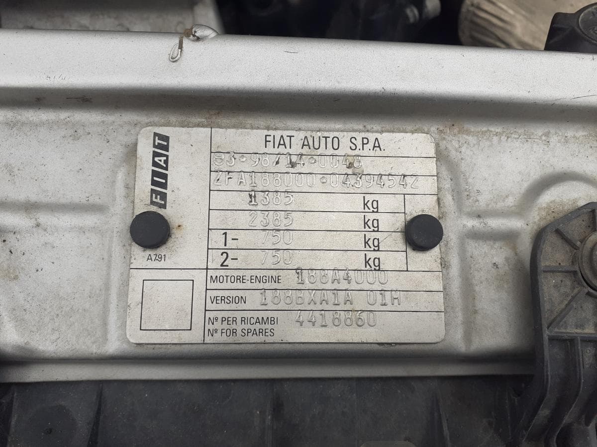 Fiat Punto 1.2 · Ano 2001 — imagen 10