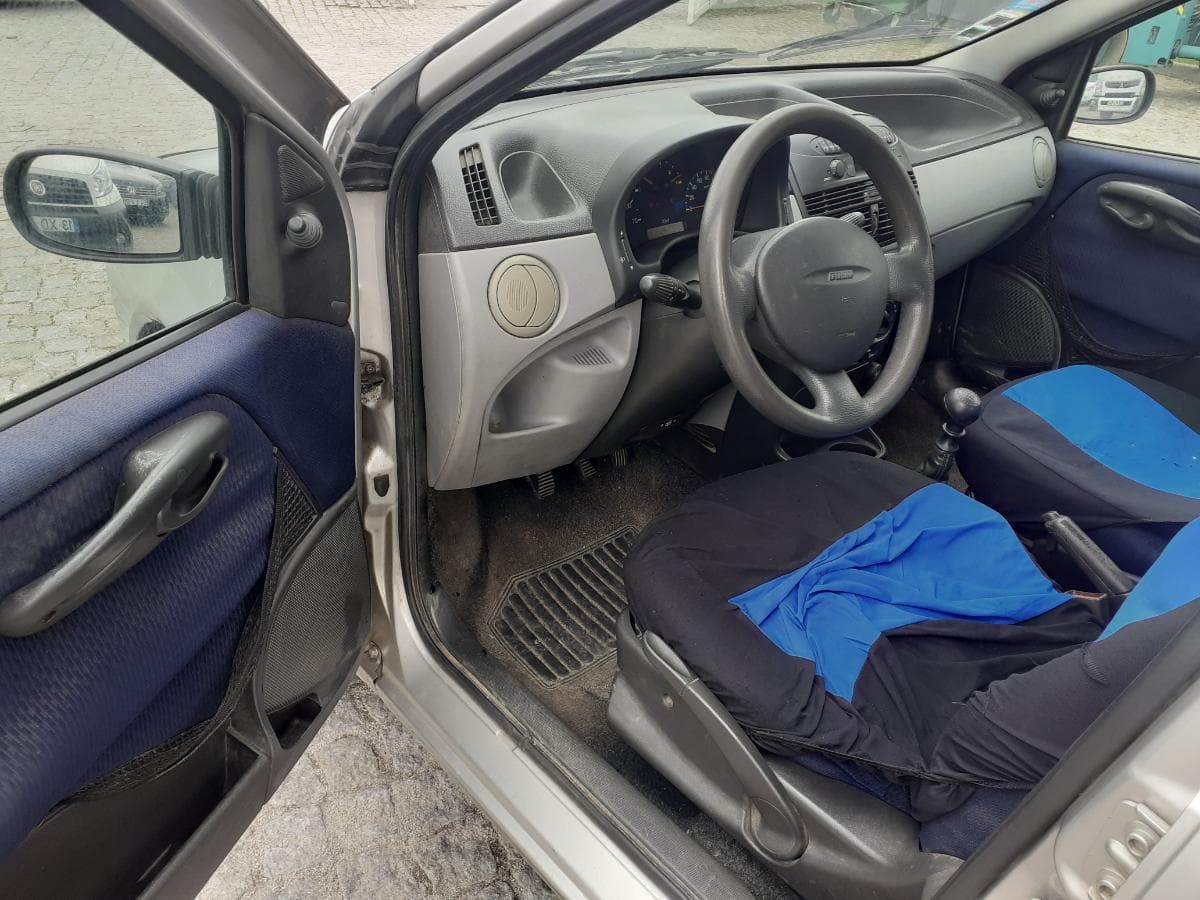 Fiat Punto 1.2 · Ano 2001 — imagen 12