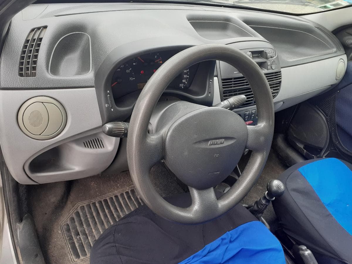 Fiat Punto 1.2 · Ano 2001 — imagen 18