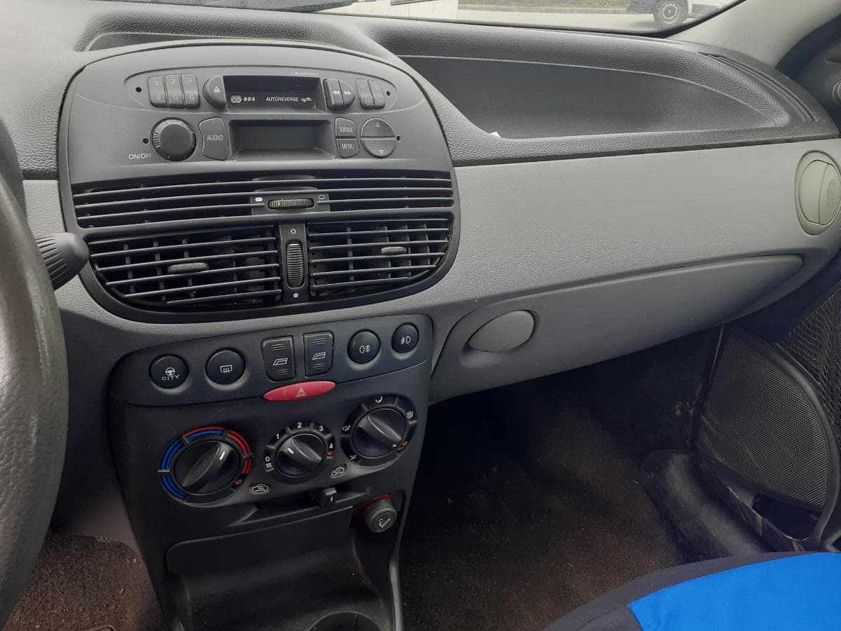 Fiat Punto 1.2 · Ano 2001 — imagen 17