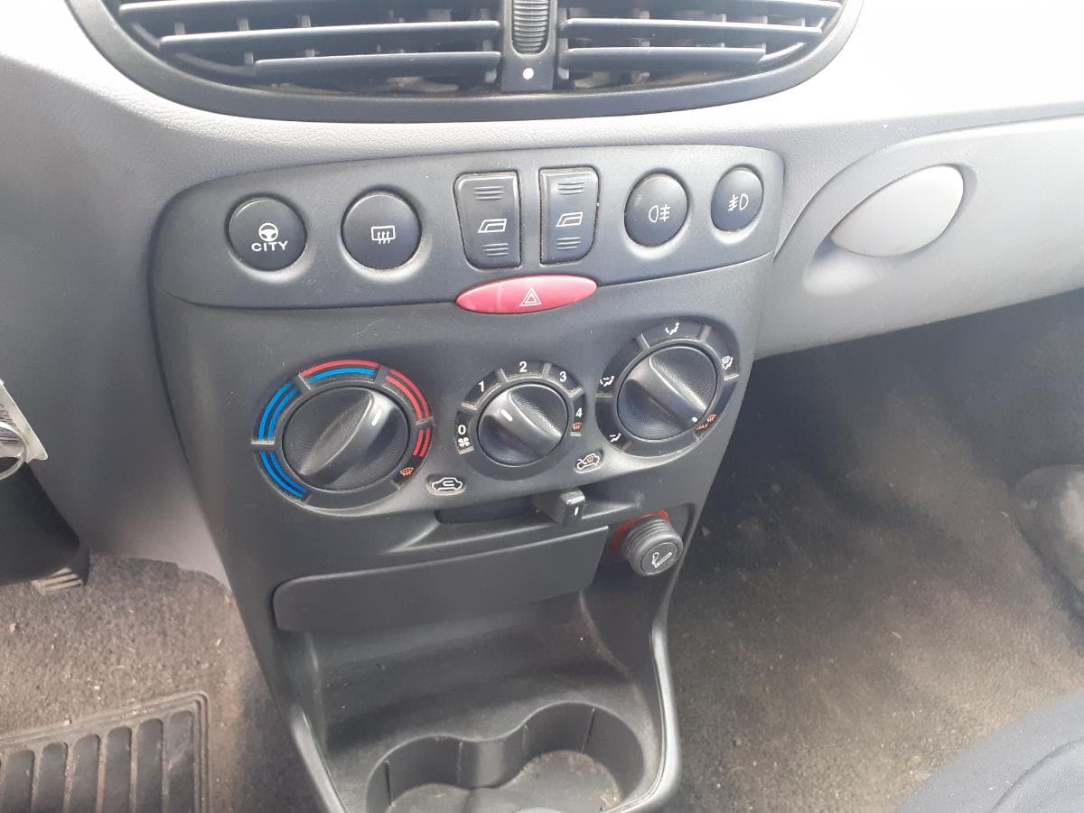 Fiat Punto 1.2 · Ano 2001 — imagen 20