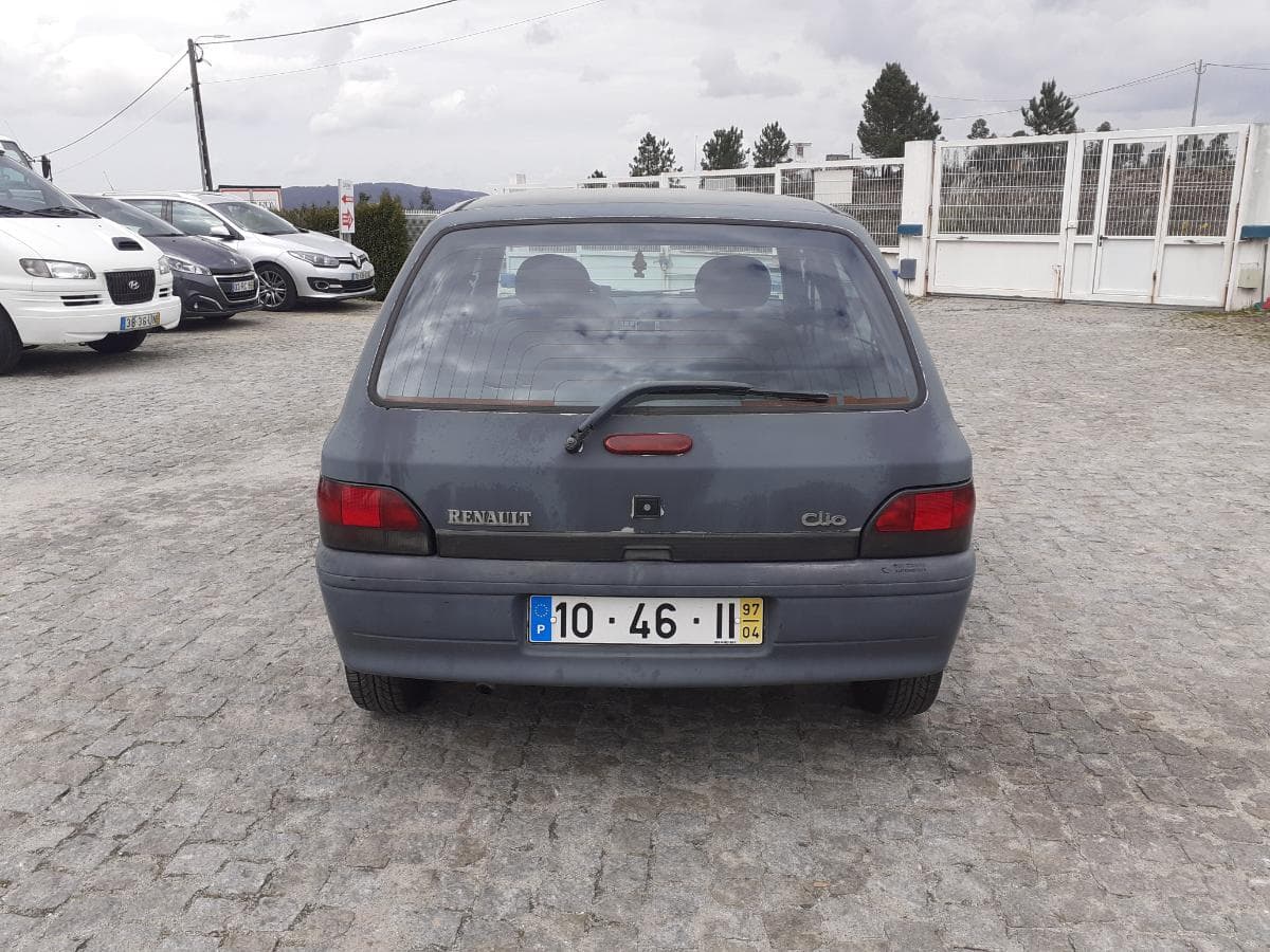 Renault Clio 1.2 · Ano 1997 — imagen 5