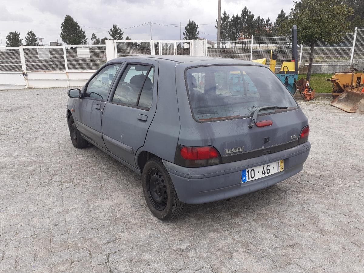 Renault Clio 1.2 · Ano 1997 — imagen 6