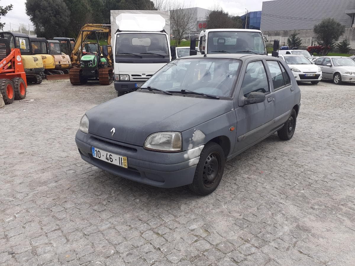 Renault Clio 1.2 · Ano 1997 — imagen 3