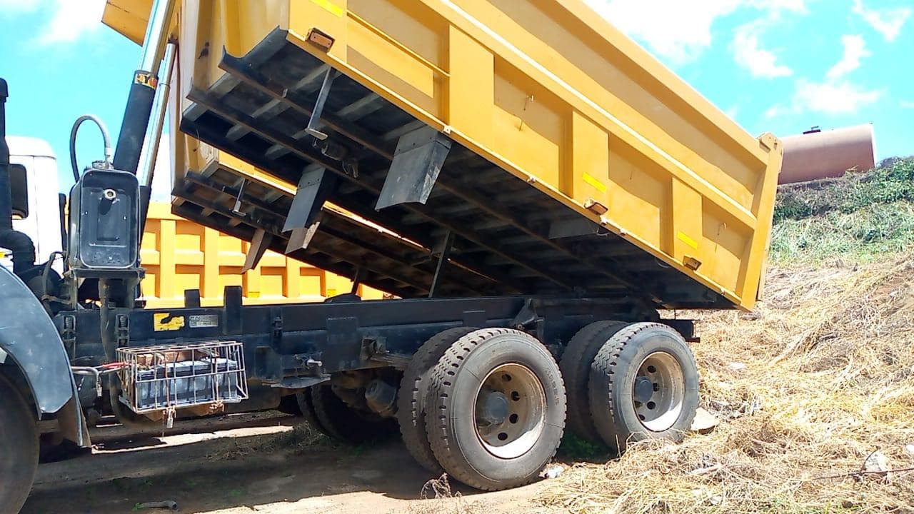Tata 2516C 6x4 · — imagem 3