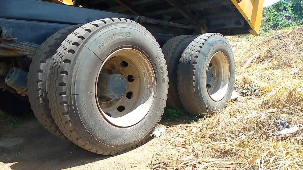 Tata 2516C 6x4 · — imagem 4