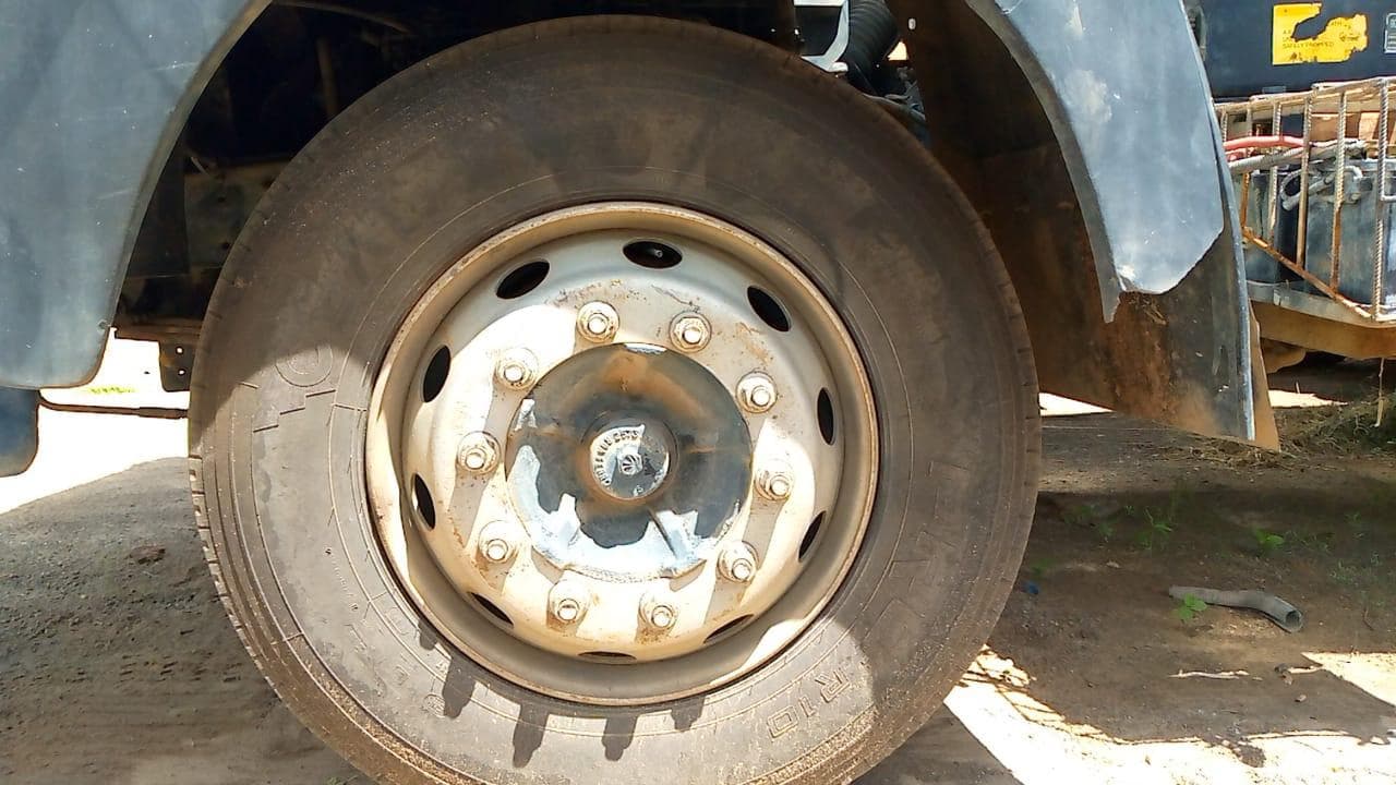 Tata 2516C 6x4 · — imagem 6