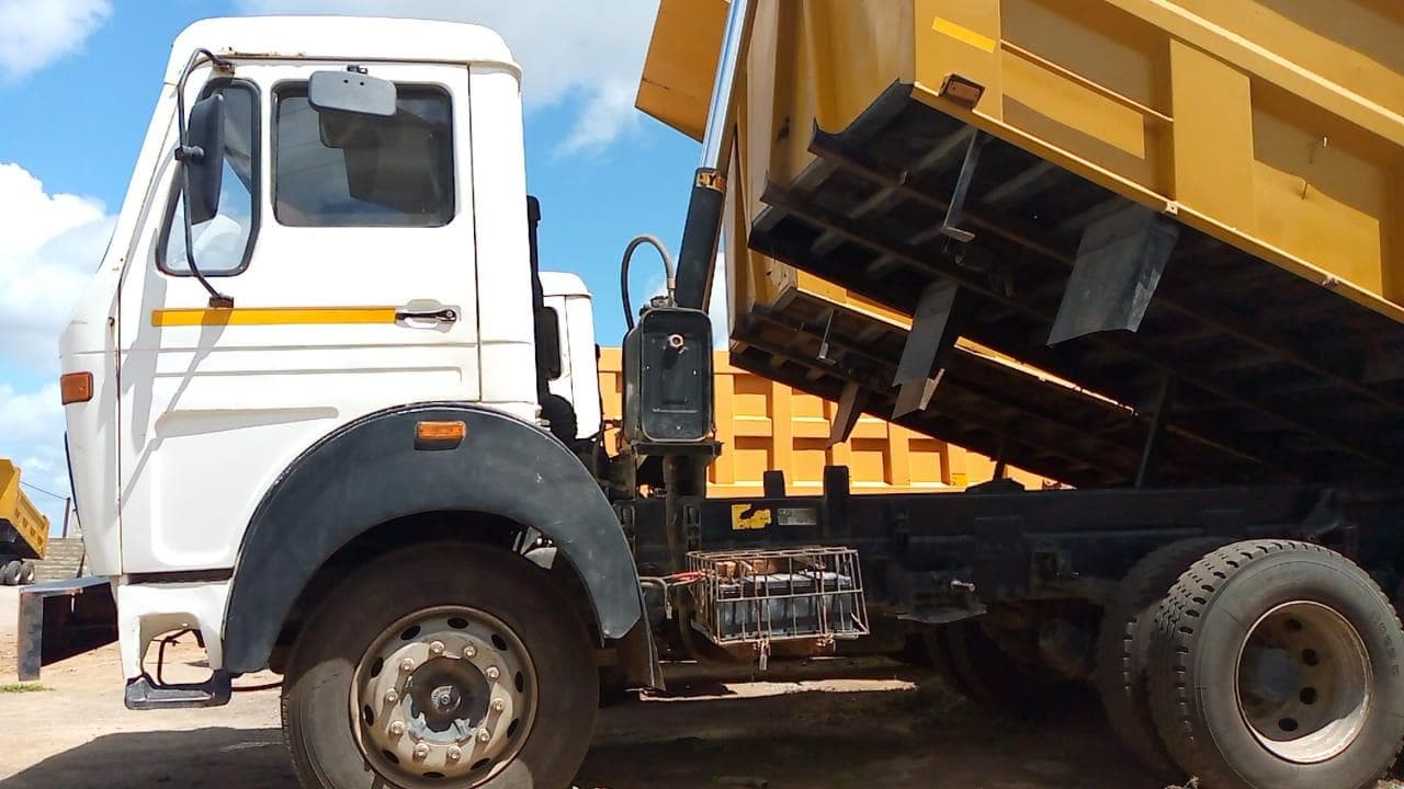 Tata 2516C 6x4 · — imagem 7