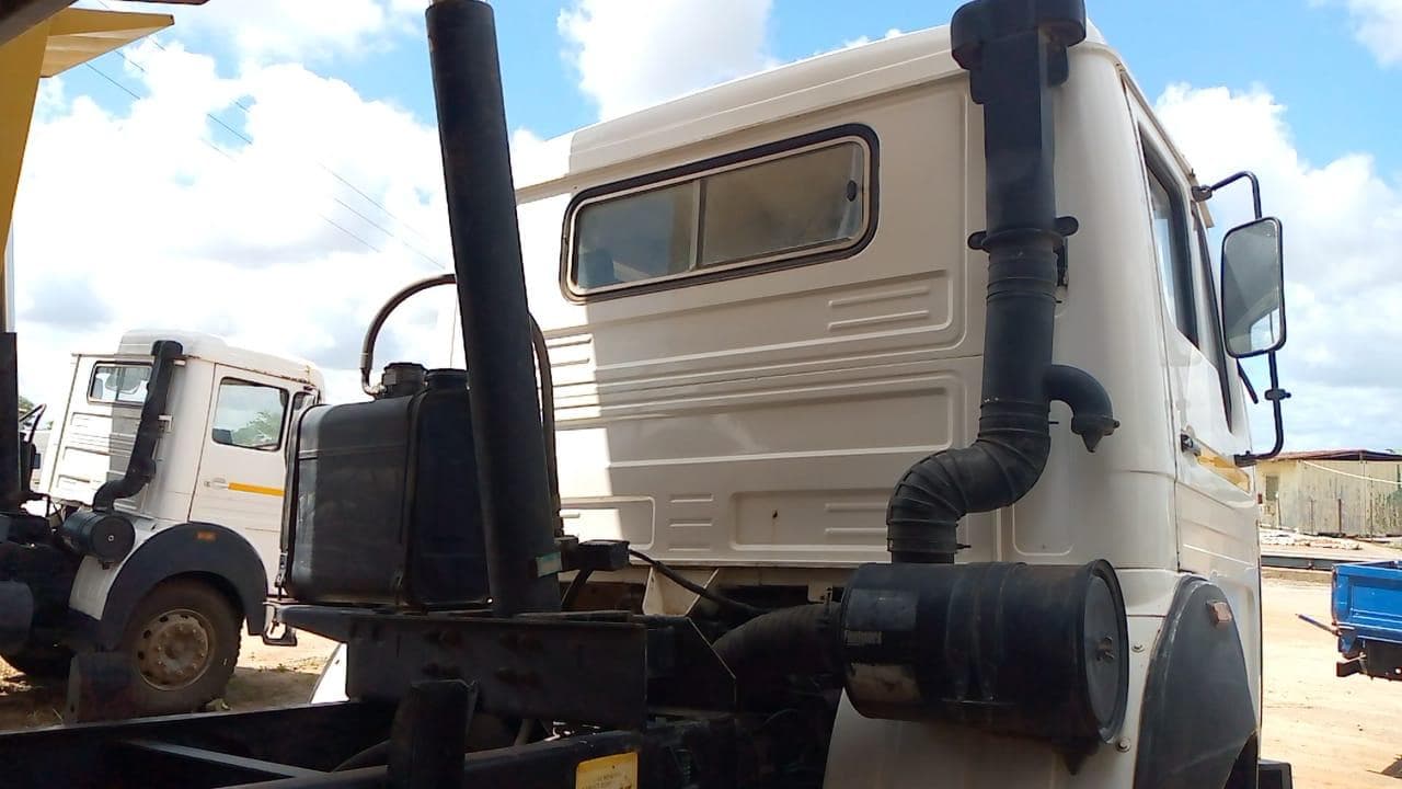 Tata 2516C 6x4 · — imagem 10