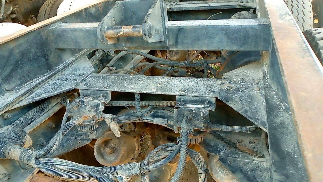 Tata 2516C 6x4 · — imagem 11
